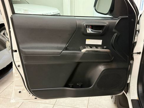 Used 2017 Toyota Tacoma TRD Off-Road w/ Tow Package (A/T) image 13