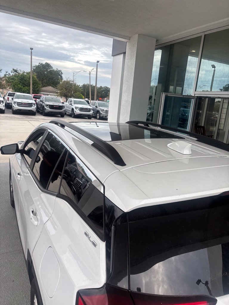 Used 2022 GMC Terrain SLE w/ Driver Convenience Package FWD image 10
