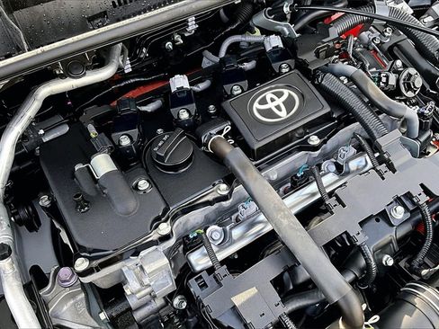 Used 2025 Toyota Corolla LE w/ LE Premium Package image 29