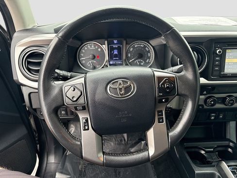 Used 2018 Toyota Tacoma SR5 image 11