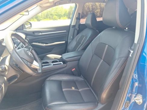 Certified 2025 Nissan Altima 2.5 SR FWD image 10