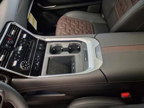 New 2025 Nissan Armada Platinum Reserve image 13