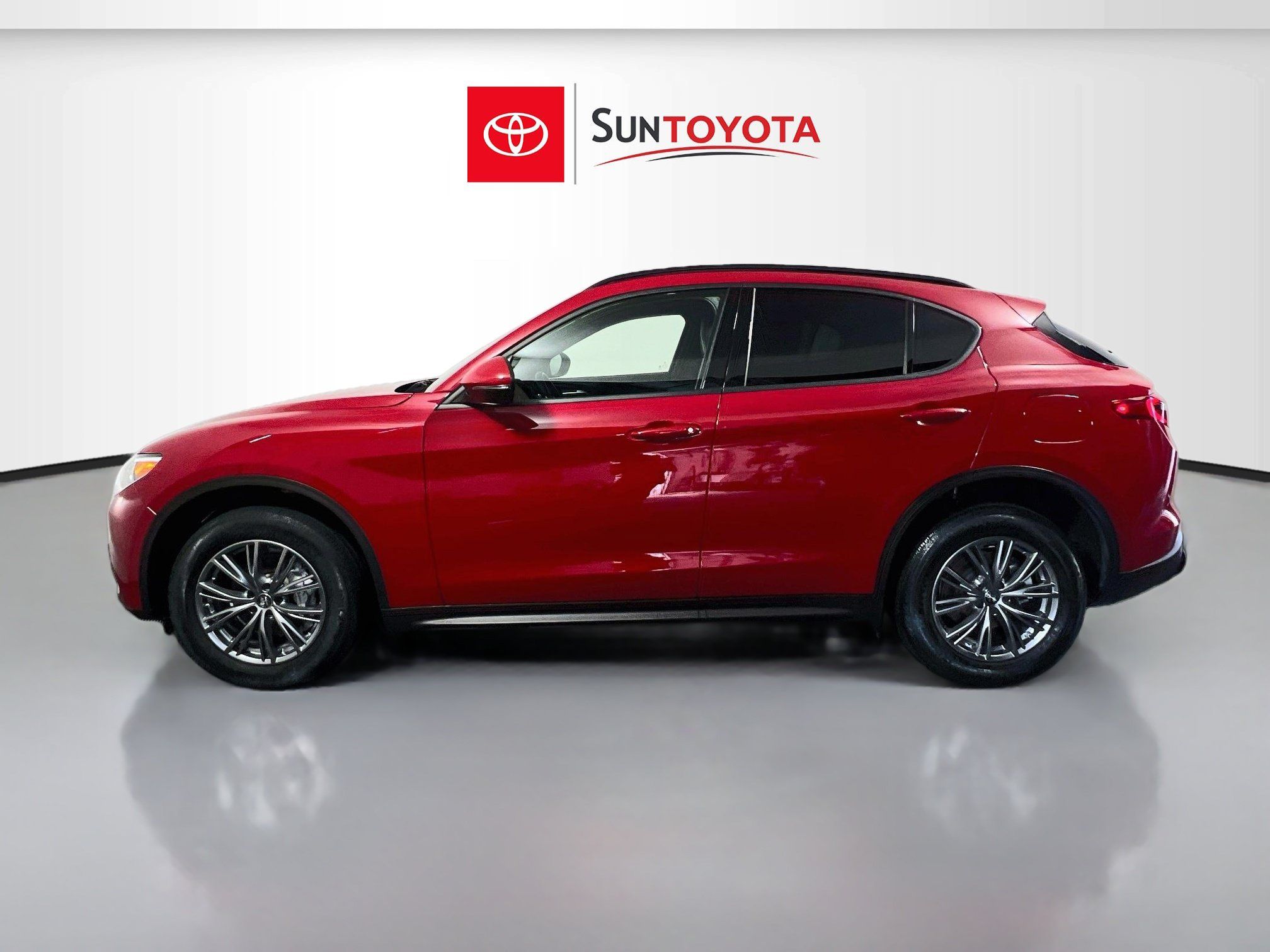 Used 2023 Alfa Romeo Stelvio Sprint RWD image 7