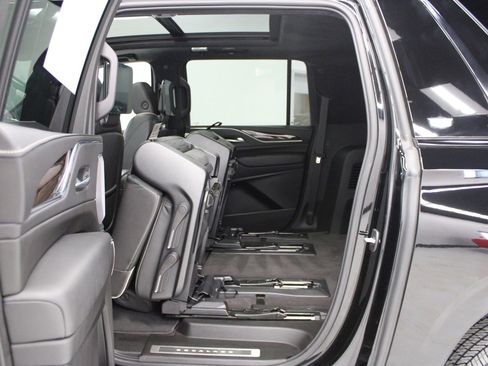 Used 2023 Cadillac Escalade ESV Sport Platinum w/ LPO, ONYX Package image 53