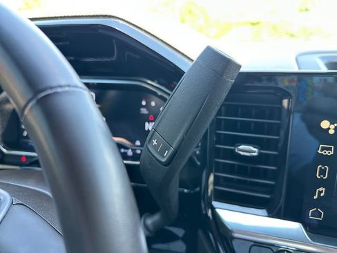 Used 2024 GMC Sierra 1500 SLT image 25