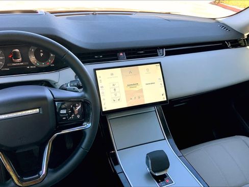 Used 2025 Land Rover Range Rover Evoque S image 6