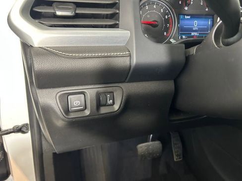 Used 2023 GMC Acadia SLE w/ Driver Convenience Package FWD image 19