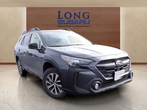 Certified 2025 Subaru Outback Premium image 4