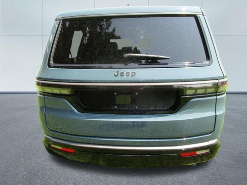New 2026 Jeep Grand Wagoneer Limited AWD/4WD image 9