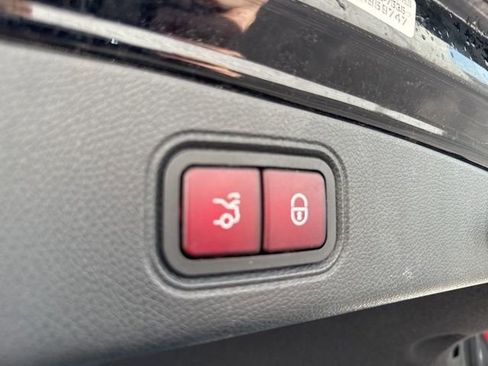 Used 2018 Mercedes-Benz E 400 4MATIC Coupe image 7