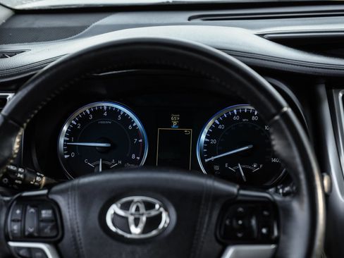 Used 2015 Toyota Highlander XLE FWD image 20