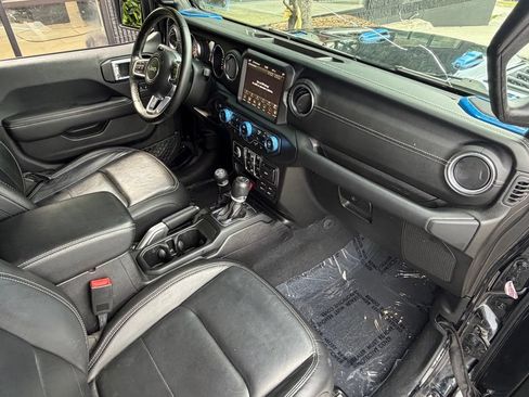 Used 2019 Jeep Wrangler Unlimited Sahara w/ Quick Order Package 24M Moab AWD/4WD image 32