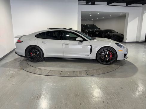Used 2022 Porsche Panamera GTS image 20