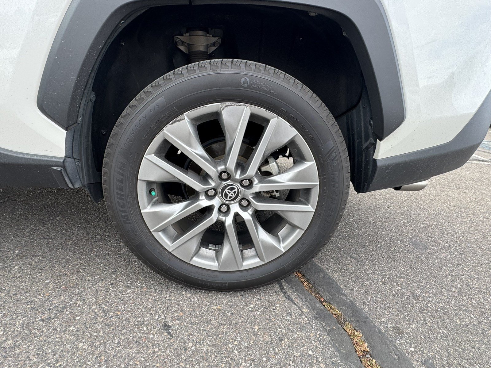 Used 2022 Toyota RAV4 XLE Premium AWD/4WD image 17