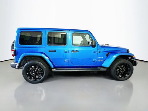 Used 2022 Jeep Wrangler Unlimited Sahara w/ Cold Weather Group AWD/4WD image 8