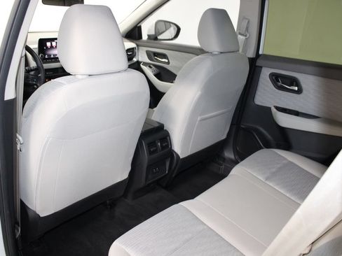 Used 2023 Nissan Rogue SV FWD image 23