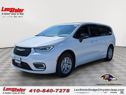 New 2026 Chrysler Pacifica Select