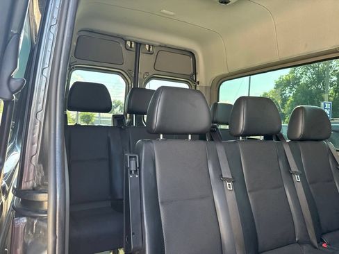 Used 2018 Mercedes-Benz Sprinter 2500 image 16