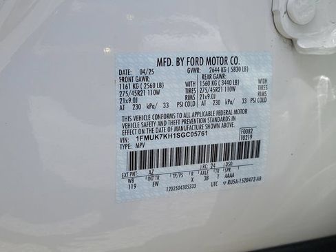 Certified 2025 Ford Explorer ST-Line w/ Premium Package RWD image 34