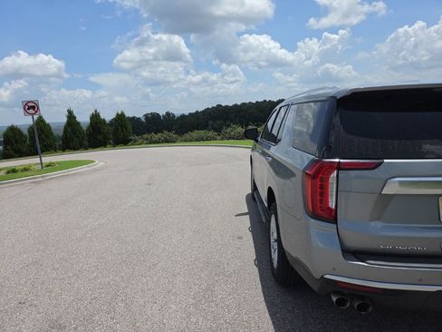 Used 2024 GMC Yukon Denali AWD/4WD image 7
