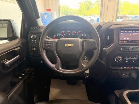 Used 2021 Chevrolet Silverado 1500 Custom AWD/4WD image 19