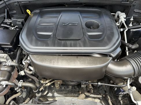 Used 2020 Jeep Grand Cherokee Laredo RWD image 9