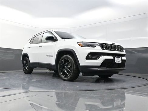 New 2026 Jeep Compass Latitude image 17