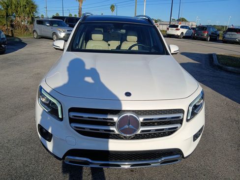 Used 2021 Mercedes-Benz GLB 250 w/ Premium Package image 3