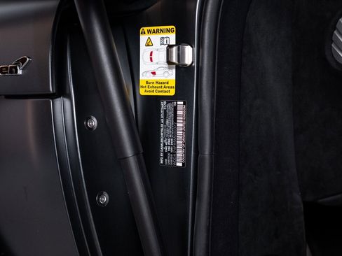 Used 2005 Mercedes-Benz SLR image 46