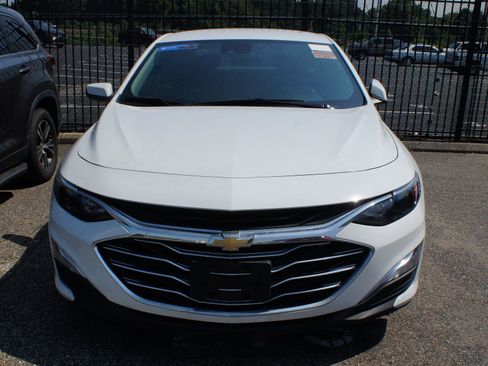 Used 2024 Chevrolet Malibu LS FWD image 2