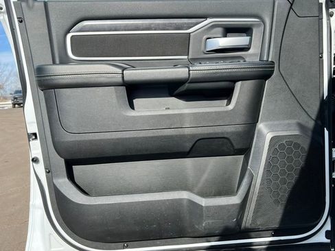 Used 2024 RAM 3500 Big Horn image 21