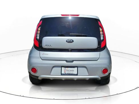 Used 2017 Kia Soul + w/ Primo Package FWD image 5