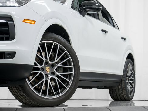Certified 2020 Porsche Cayenne S image 30