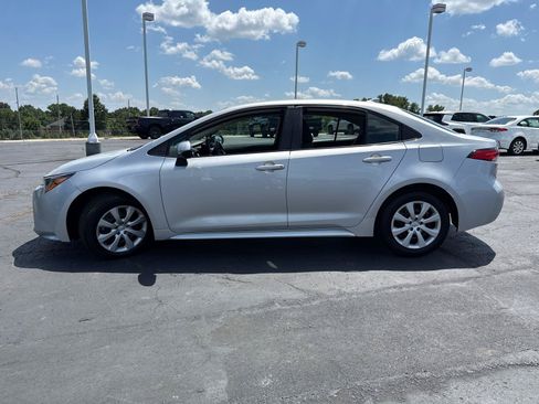 Used 2024 Toyota Corolla LE FWD image 5