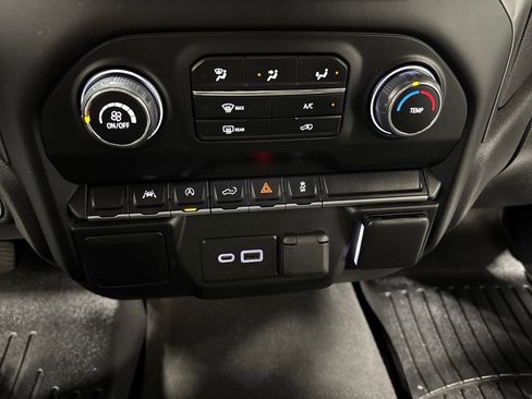 Certified 2022 Chevrolet Silverado 1500 Custom image 15