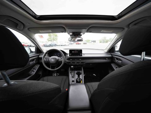 Used 2024 Honda Accord EX image 19