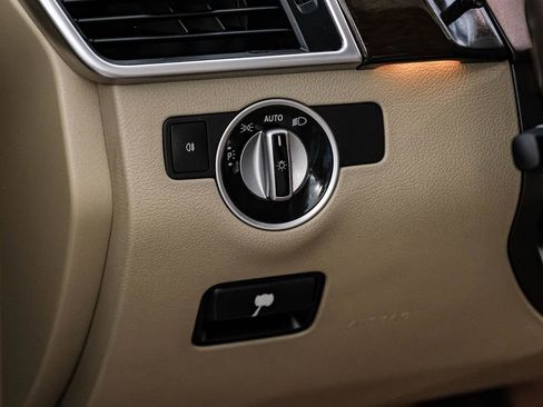 Used 2015 Mercedes-Benz GL 320 BlueTEC 4MATIC image 34