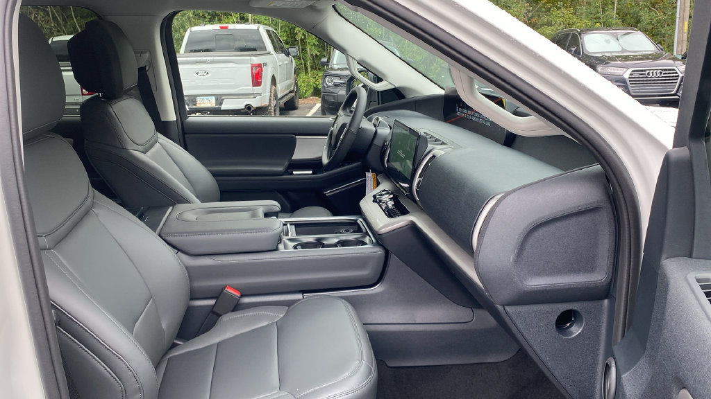 New 2027 Ford Expedition Active AWD/4WD image 12