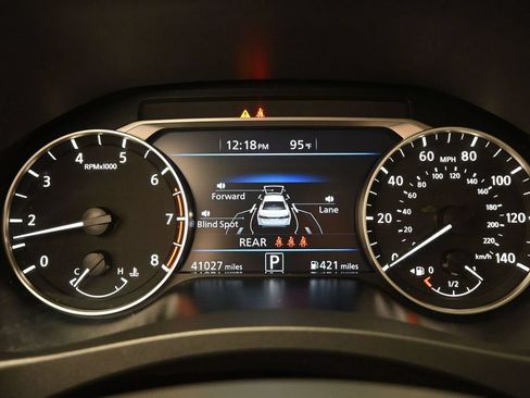 Used 2025 Nissan Altima 2.5 SV FWD image 19