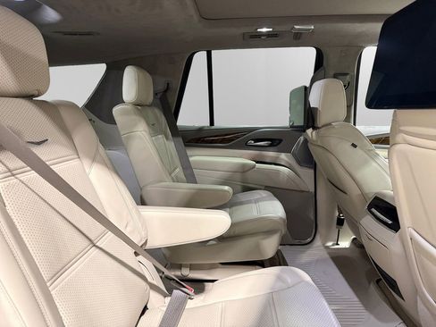 Used 2022 Cadillac Escalade Sport Platinum image 18