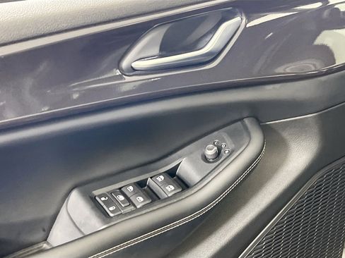 Used 2023 Jeep Grand Cherokee Altitude AWD/4WD image 17