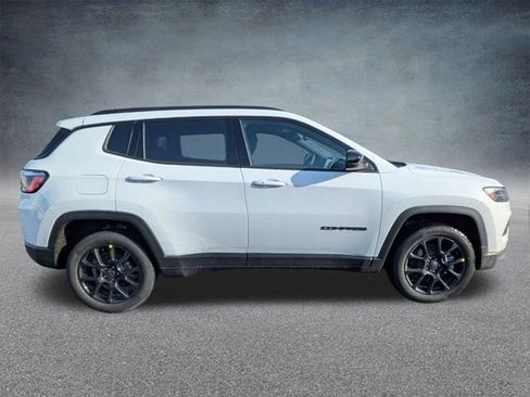 Certified 2026 Jeep Compass Latitude w/ Sun and Sound Group AWD/4WD image 2