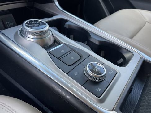 Used 2024 Ford Explorer XLT w/ Equipment Group 202A image 22