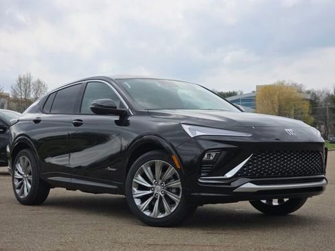 New 2026 Buick Envista Avenir image 2