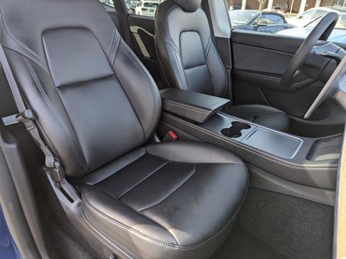 Used 2021 Tesla Model Y Long Range image 32