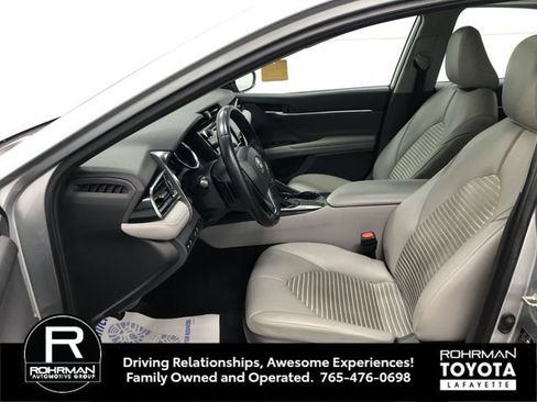 Used 2020 Toyota Camry SE image 10