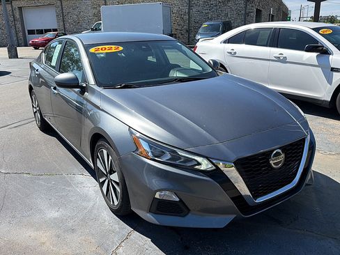 Used 2022 Nissan Altima 2.5 SV FWD image 1