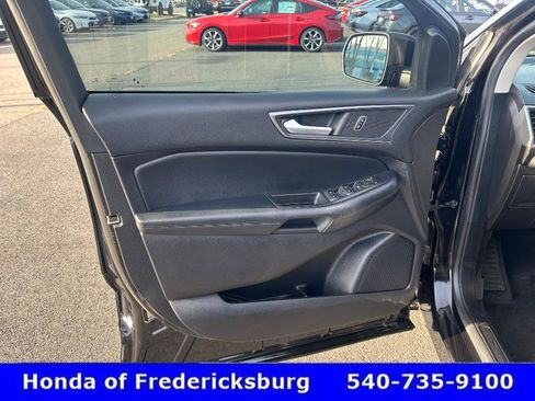 Used 2022 Ford Edge SE w/ Black Appearance Package image 10