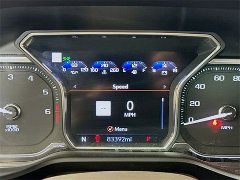 Used 2021 GMC Yukon Denali w/ Denali Premium Package image 10