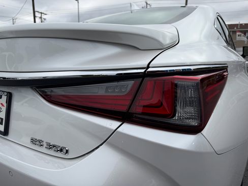 Used 2022 Lexus ES 350 w/ Premium Package image 29